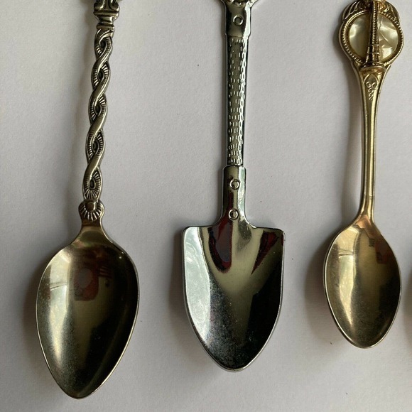 Lot of 5 Vintage Collectible Souvenir Travel Spoons Assorted Washington USA Tour - Picture 4 of 7